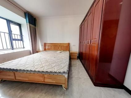 二七万客来整租 招商天地和苑3室2厅/122平/中楼层