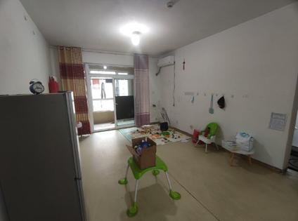 槐荫西客站整租 绿地中央广场(一区)2室2厅/75平/高楼层