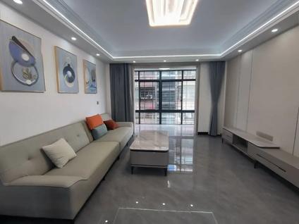 深圳会展湾云岸广场3室2厅85平低楼层/共32层