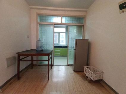 城阳棘洪滩整租 港东庄社区2室2厅/80平/中楼层