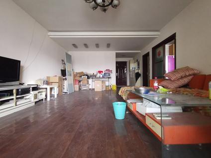 渝中李子坝整租 嘉韵山水城3室2厅/120平/低楼层