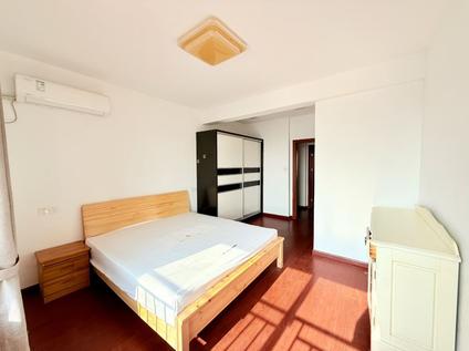 昆山花桥整租 鑫苑世家4室2厅/142平/低楼层