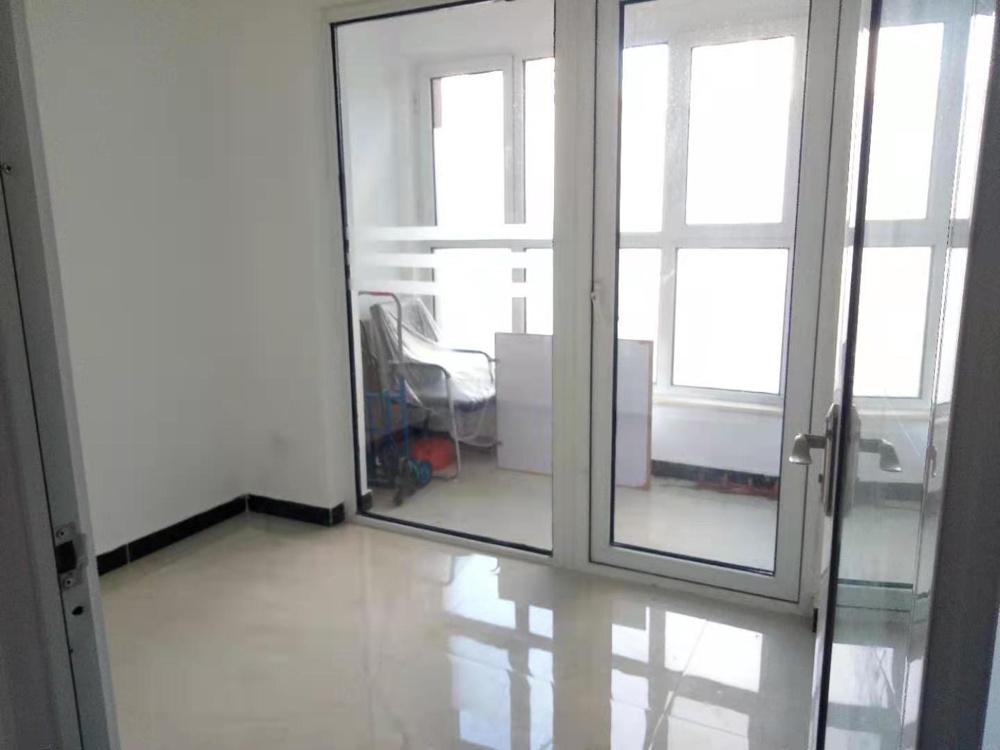 整租·鸿坤罗纳河谷果岭墅