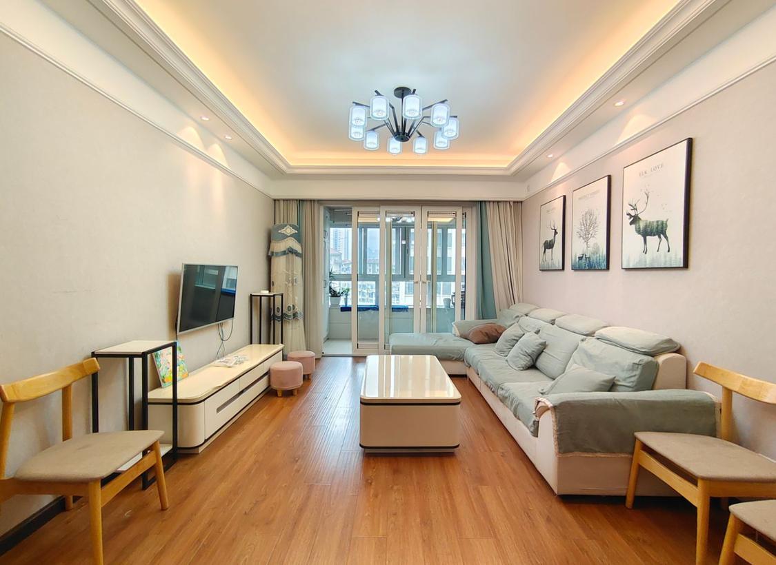 整租·融创凡尔赛(领馆四期)