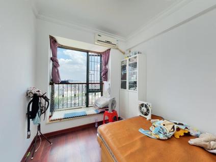 白云石井整租 金碧新城3室1厅/89平/高楼层