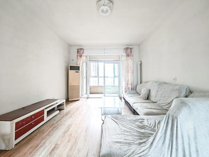 槐荫西客站整租 绿地中央广场(三区)2室2厅/96平/中楼层