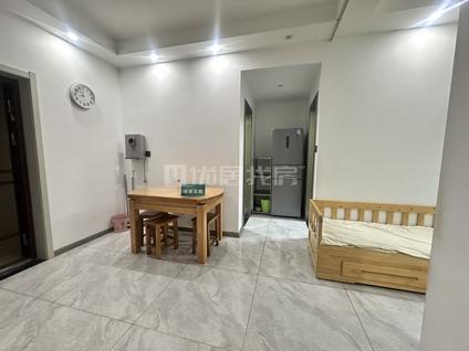 西陵体育场整租 万佳半山学府1室1厅/55平/低楼层