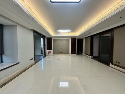 湖里祥店整租 建发中央天成4室2厅/158平/低楼层