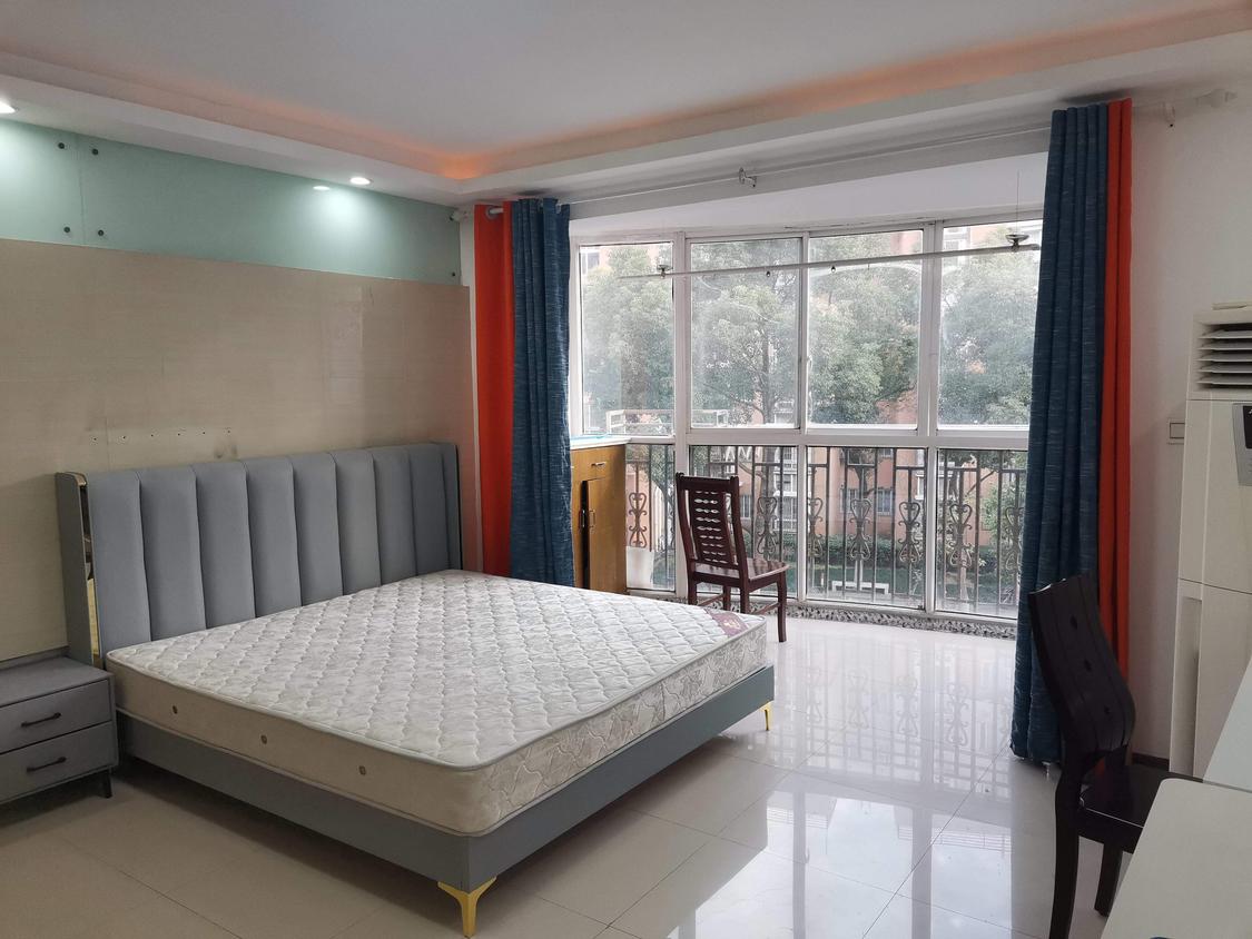 合租·和亭佳苑