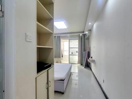 华龙华龙整租 容金国际1室1厅/36平/低楼层