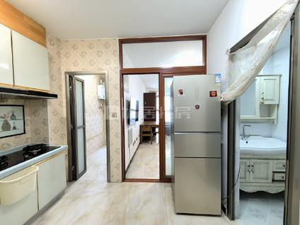 大兴次渠合租 北京经开壹中心1室1厅/44平/中楼层