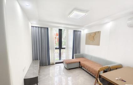 天涯天涯区整租 公园湖畔1室1厅/60平/低楼层