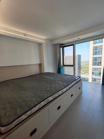 长安沣东新城整租 中国国际丝路中心住宅2室2厅/47平/高楼层