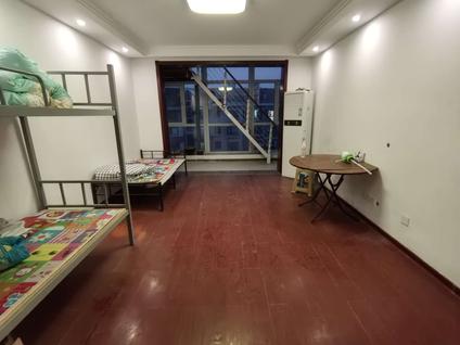 城阳上马整租 地恒春天7室2厅/124平/高楼层