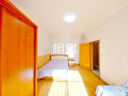 海淀公主坟西整租 翠微东里1室1厅/40平/中楼层