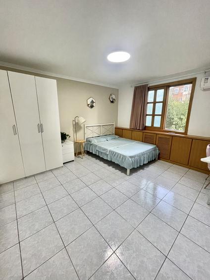 丰台科技园区合租 阳光四季社区3室1厅/110平/低楼层