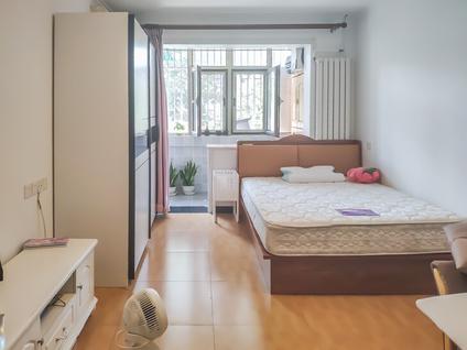 海淀公主坟西整租 翠微东里2室1厅/65平/中楼层