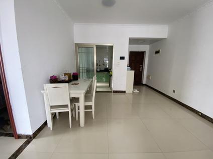 银海银海整租 嘉盛名都2室2厅/84平/顶层