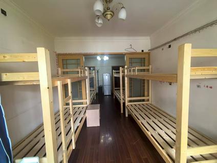 静安新客站整租 华盛大楼2室1厅/50平/中楼层