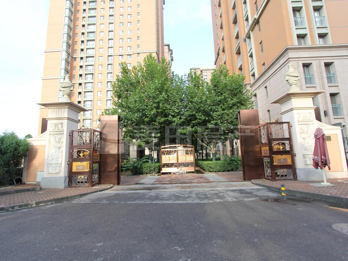 整租·荣尊堡国际俱乐部公寓