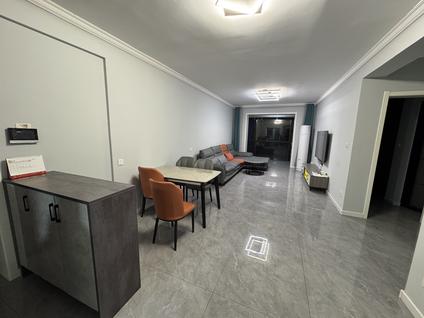 红旗柳青路整租 东哲中南府4室2厅/125平/中楼层