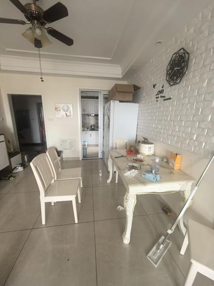 天元武广高铁整租 华晨山水洲城3室2厅/117平/高楼层