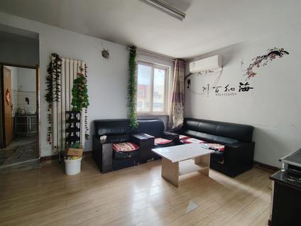 黄岛老黄岛整租 新街口小区2室1厅/73平/顶层