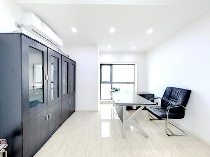 新城含元路整租 中天锦庭4室2厅/167平/高楼层