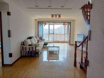 黄岛老黄岛整租 盈泰嘉园2室1厅/160平/顶层