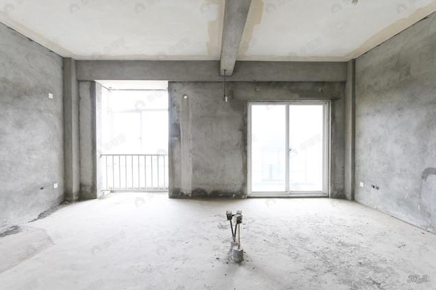 北京端头联排,南入户,北草地,大楼距,纯毛坯5室3厅 | 267.1㎡ | 南 | 碧水琴湾(二期)低楼层/共1层