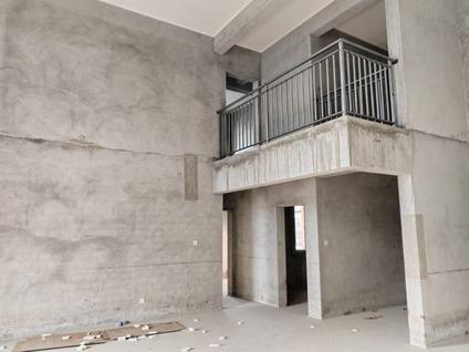 万州王牌路整租 世茂云著滨江4室2厅/216平/顶层