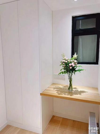 长宁新华路整租 东镇小区1室2厅/80平/低楼层