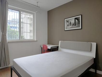 虹口临平路合租 晨林花苑4室1厅/13平/低楼层