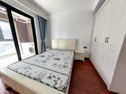 开发区能达商务区整租 林肯公园4室2厅/125平/中楼层