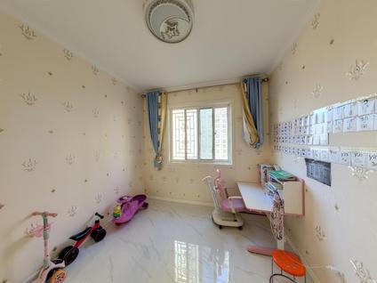 高陵高陵城区整租 嘉园蓝湖九郡4室2厅/111平/中楼层