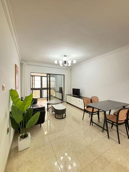 美兰白龙整租 铭德美景苑1室1厅/61平/中楼层