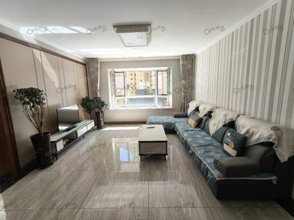 开发区经开万达整租 万达华府二期3室1厅/138平/低楼层