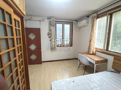 石景山苹果园合租 苹果园(四区)4室1厅/18平/低楼层