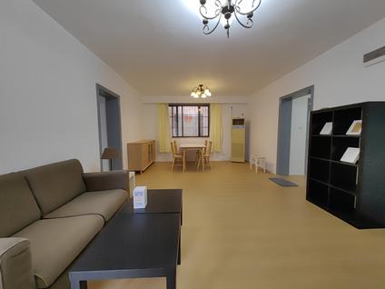 静安曹家渡整租 三和花园2室2厅/105平/低楼层