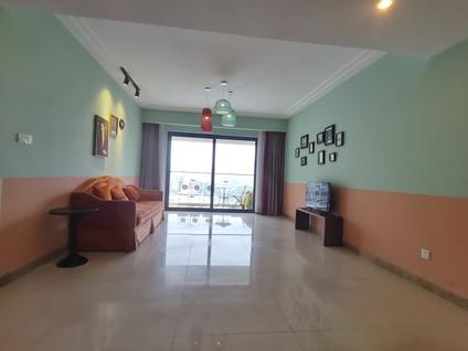 香洲南屏整租 华策南湾国际3室2厅/131平/高楼层