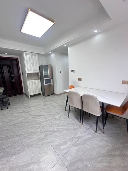 江都江都其他整租 中远金麟府2室1厅/70平/低楼层