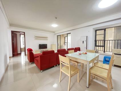 金湾航空新城整租 保利香槟国际4室2厅/124平/中楼层