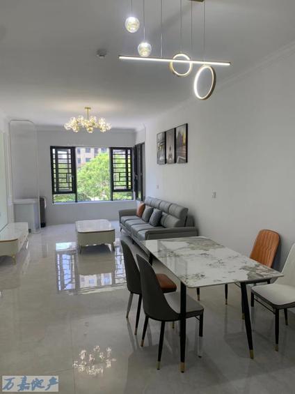 龙文碧湖整租 国贸天成3室2厅/100平/低楼层