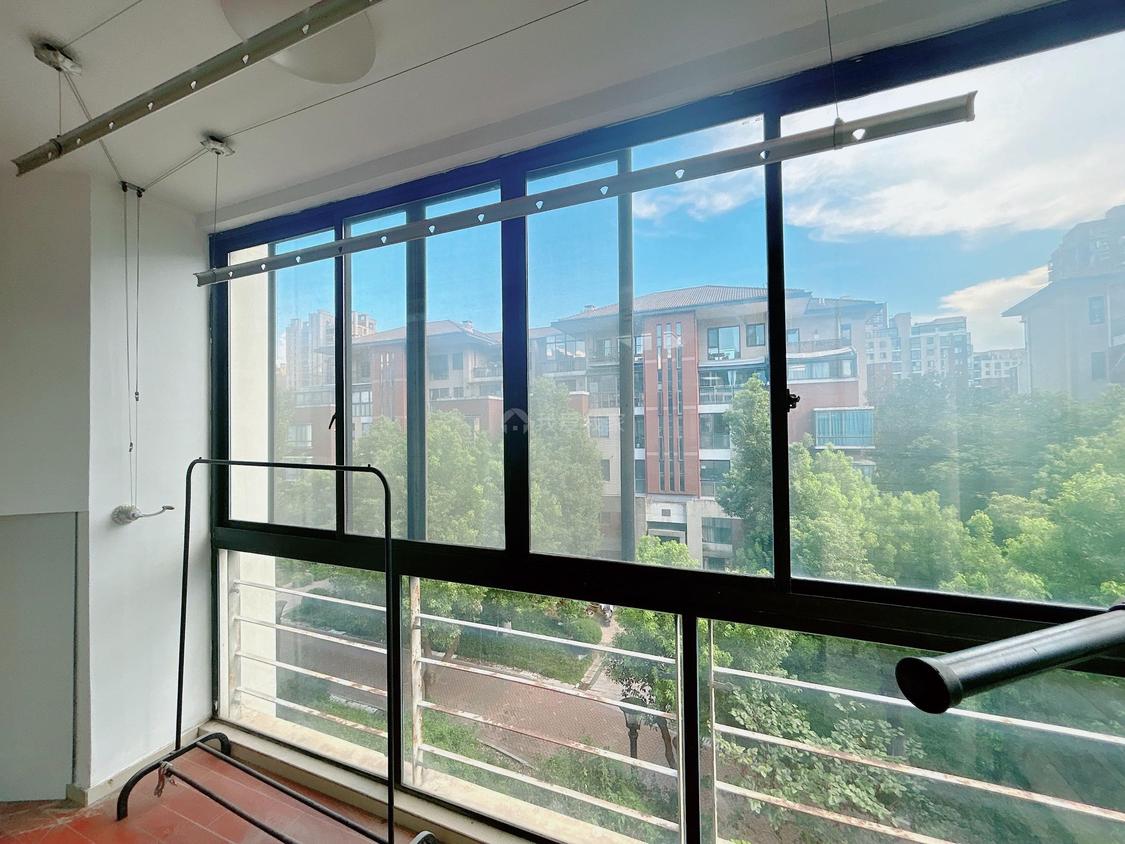 整租·太湖国际社区(花语莱茵)