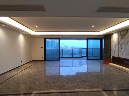 两江新区悦来整租 香港置地云山岳4室2厅/171平/低楼层