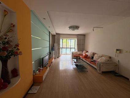 旌阳旌阳区整租 蓝郡3室2厅/128平/中楼层