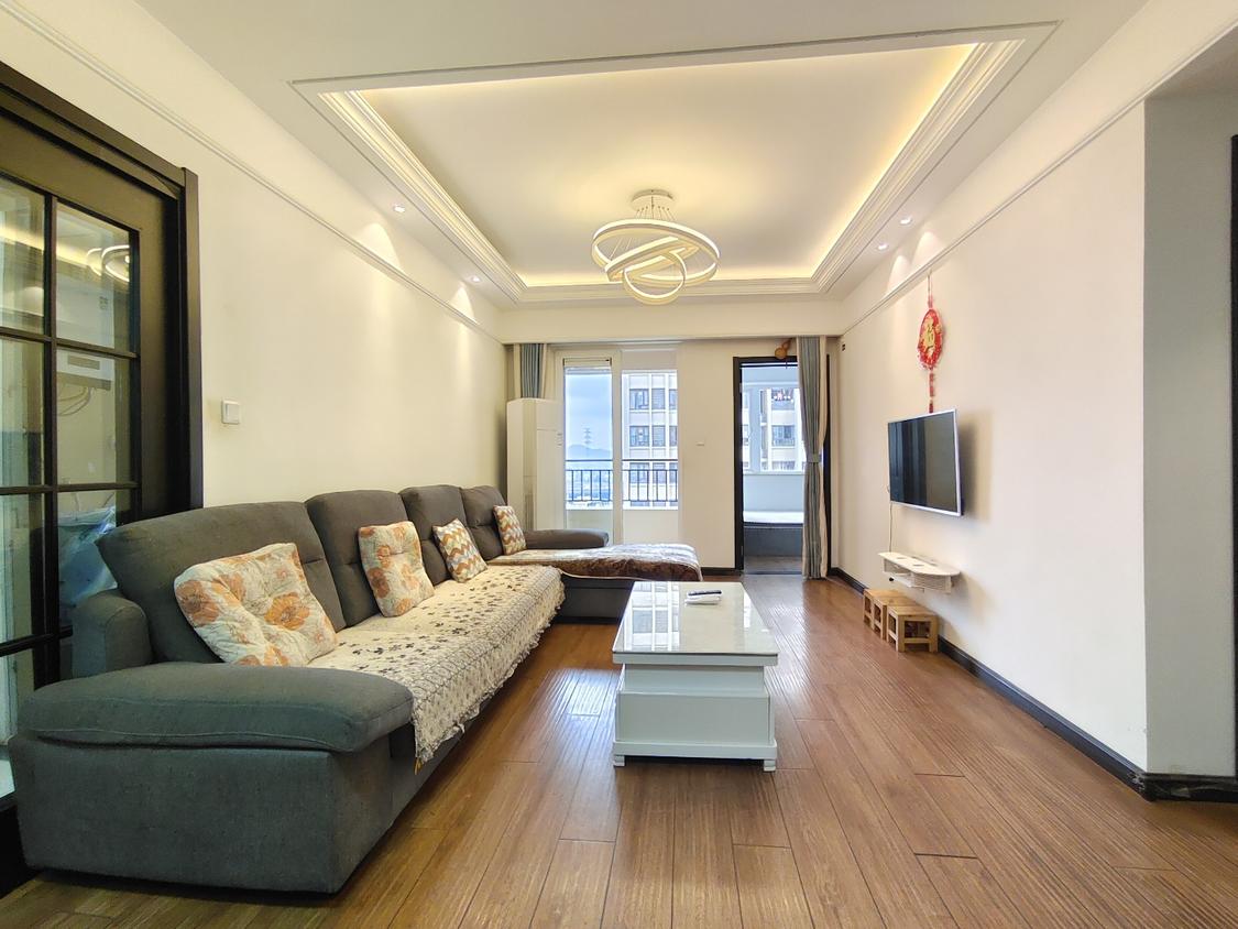 整租·融创凡尔赛(领馆四期)