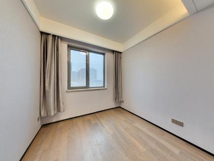 长安沣西新城整租 招商雍景湾3室2厅/139平/低楼层