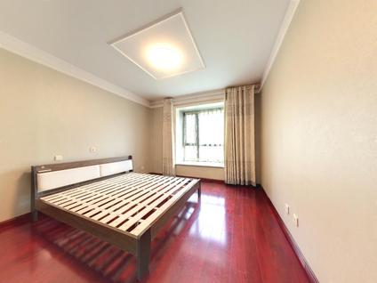 莲湖光华路整租 中海华庭3室2厅/145平/中楼层