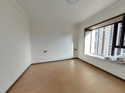 迎泽体育馆整租 华润·昆仑御3室2厅/125平/中楼层